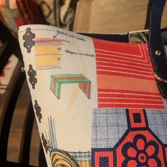 Tory Burch Limited Edition Kerrington Tote
Bag - Picture 11 of 16